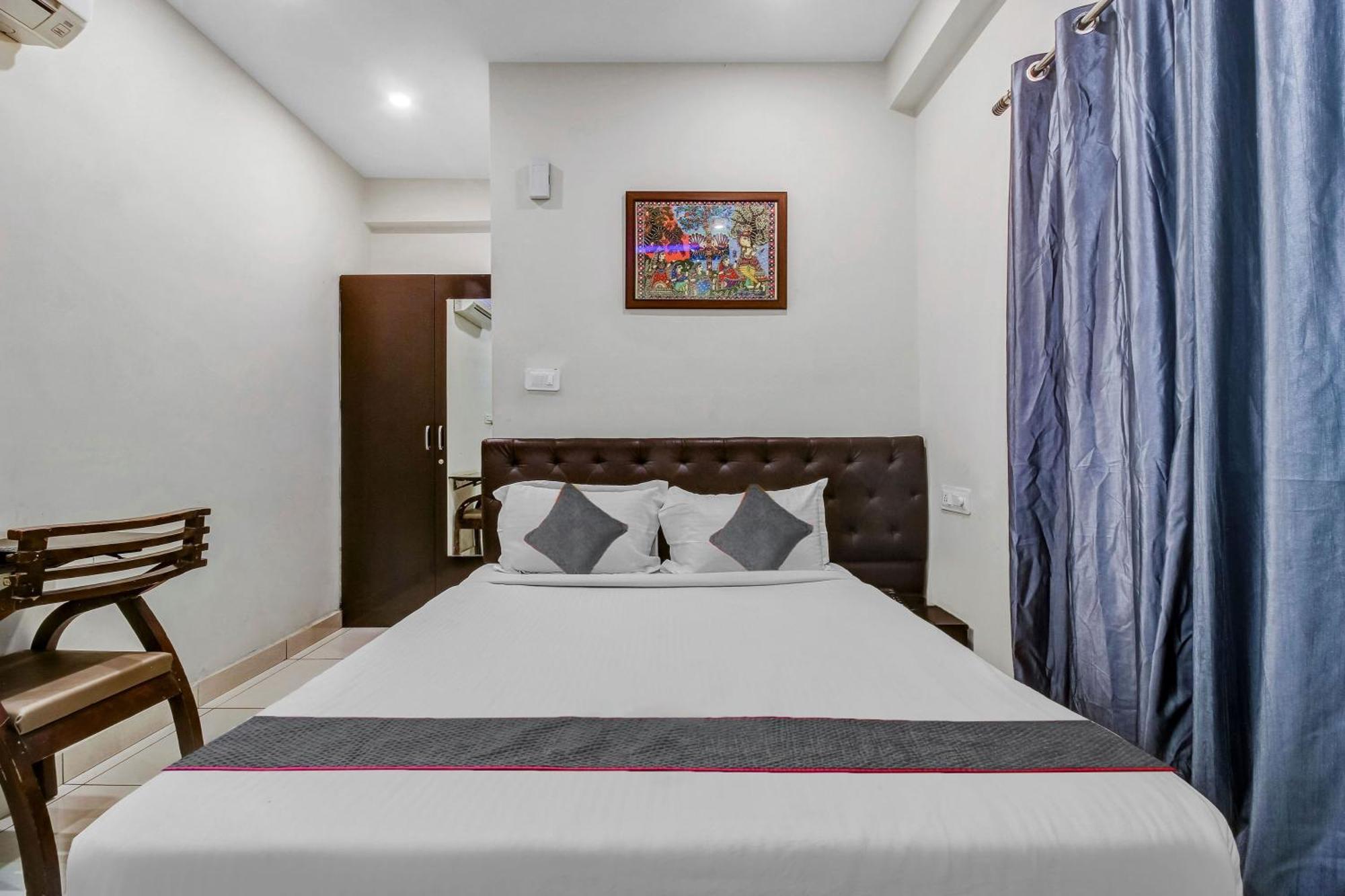 Collection O Galaxy Suites Hyderabad Exterior foto