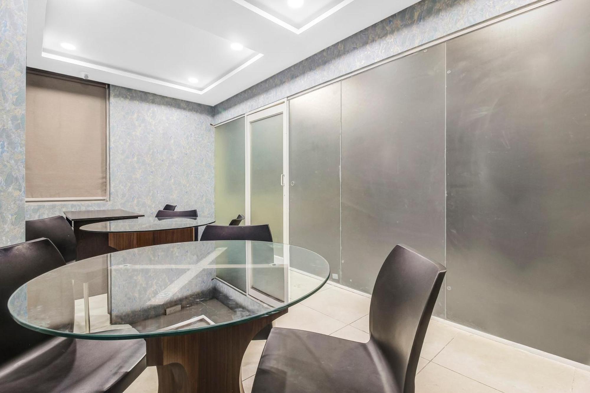 Collection O Galaxy Suites Hyderabad Exterior foto