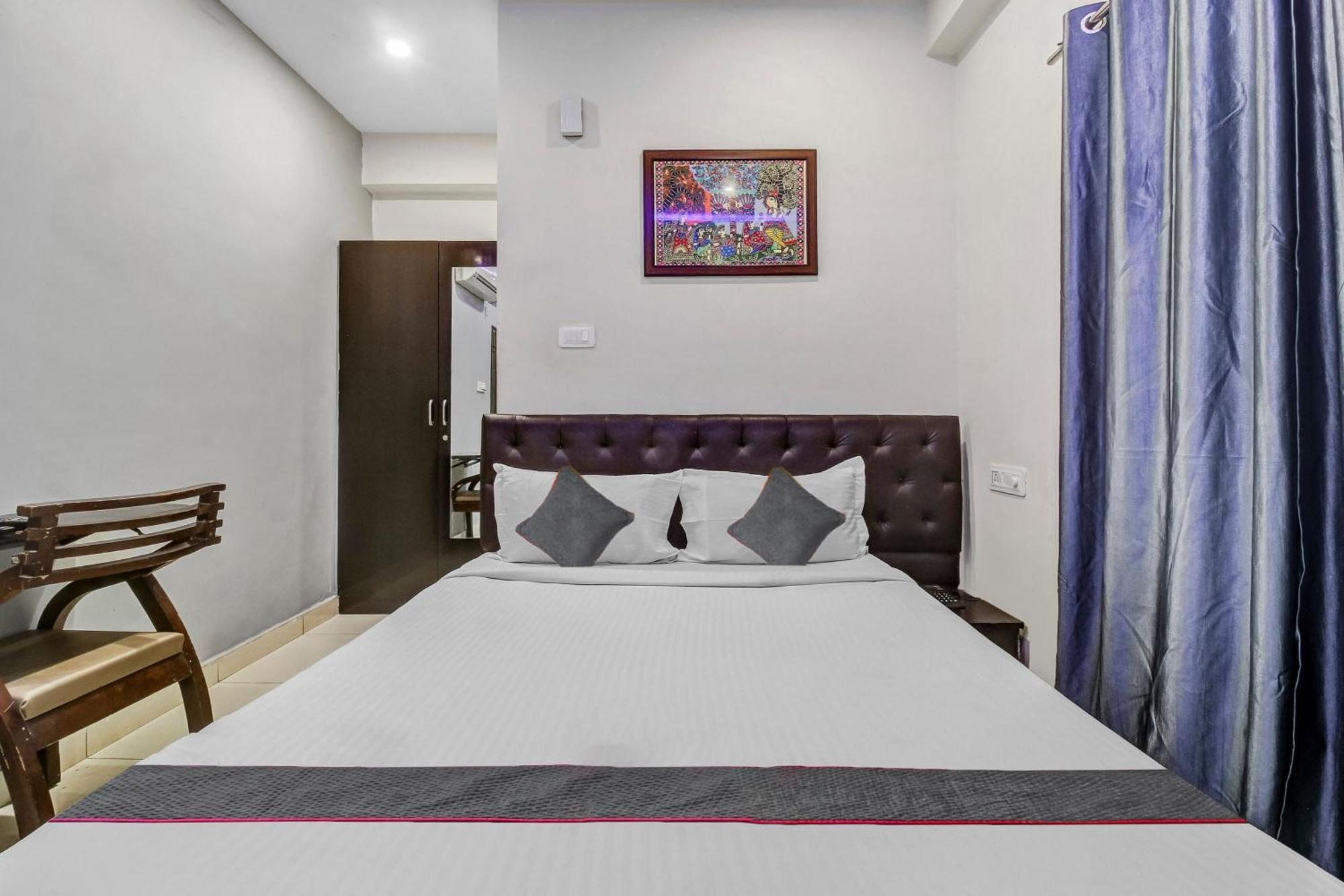 Collection O Galaxy Suites Hyderabad Exterior foto