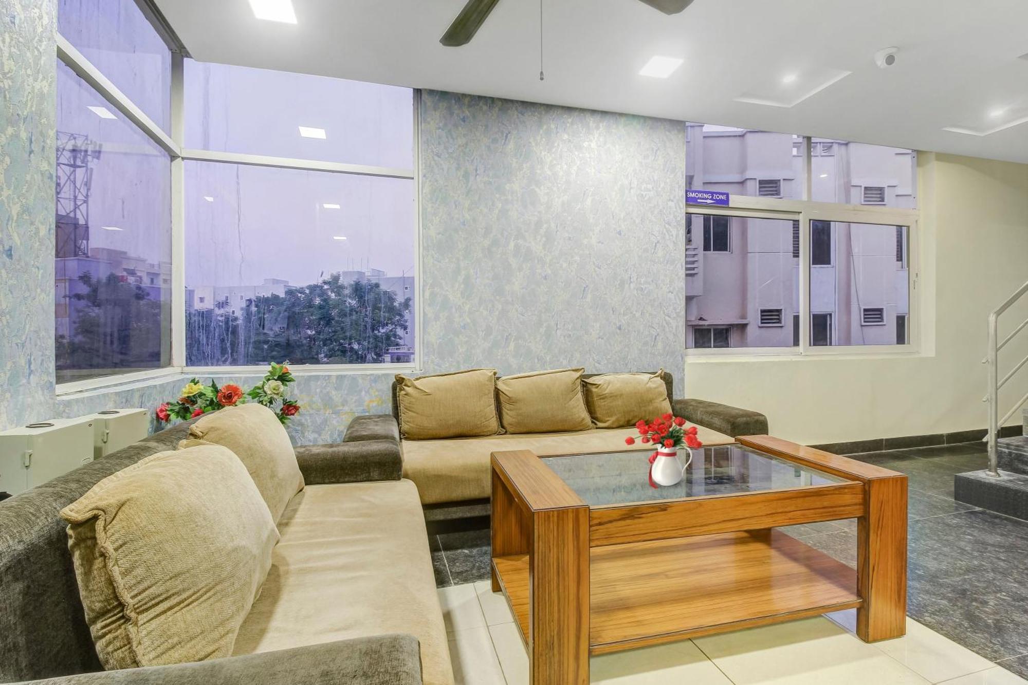 Collection O Galaxy Suites Hyderabad Exterior foto