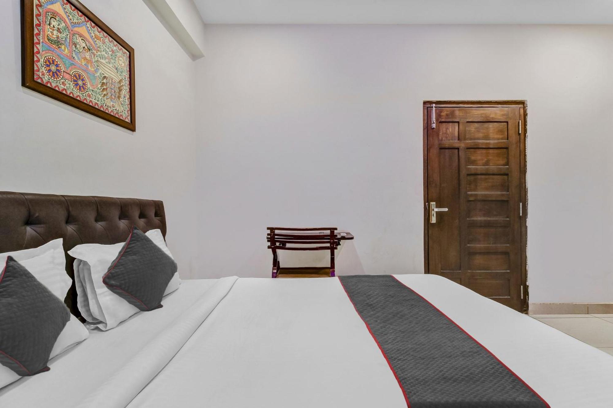 Collection O Galaxy Suites Hyderabad Exterior foto