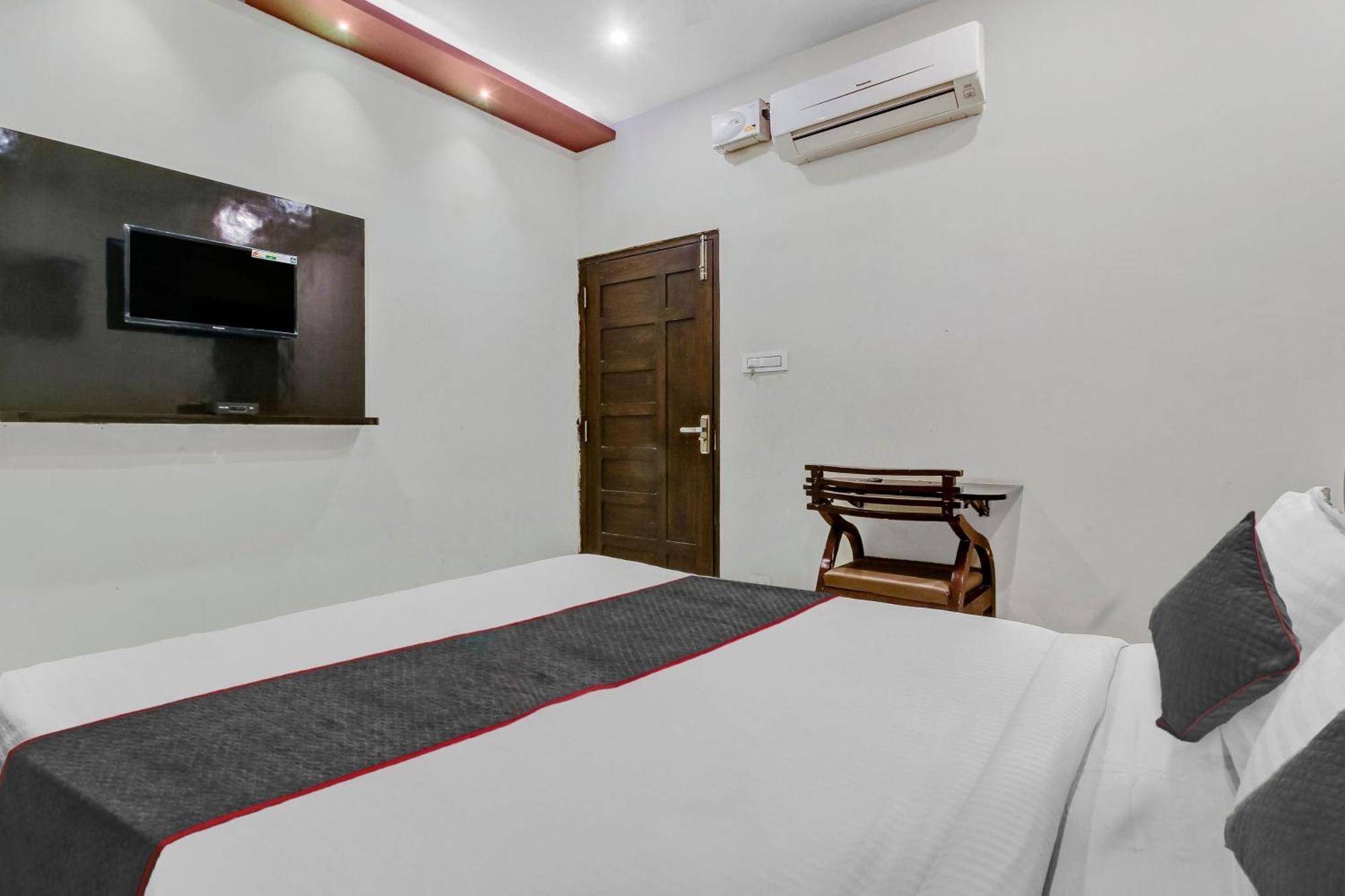 Collection O Galaxy Suites Hyderabad Exterior foto