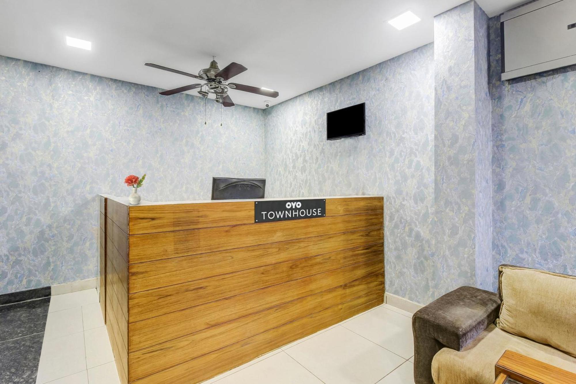 Collection O Galaxy Suites Hyderabad Exterior foto